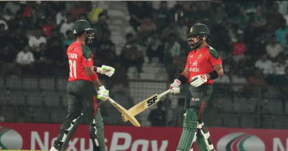 ২ ওভারে ২ উইকেট হারিয়ে বাংলাদেশের রান ০