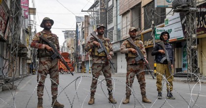 পাকিস্তানে তালেবানের হামলায় ১২ সেনা নিহত