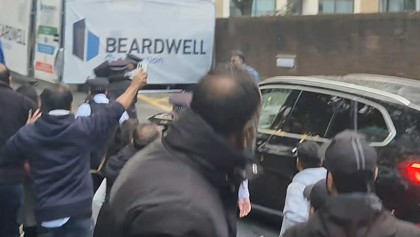 লন্ডনে তথ্য উপদেষ্টা মাহফুজ আলমের ওপর হামলার চেষ্টা