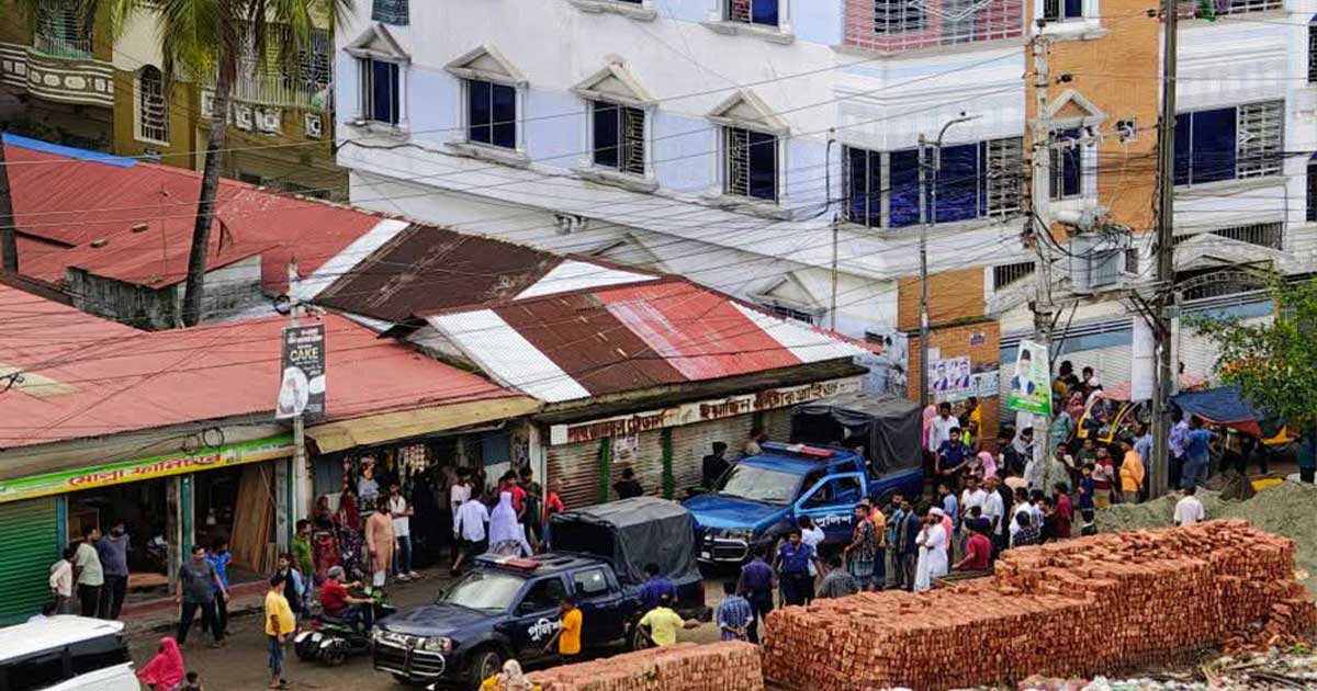 নারায়ণগঞ্জে ফ্ল্যাট থেকে স্বামী-স্ত্রী ও সন্তানের লাশ উদ্ধার