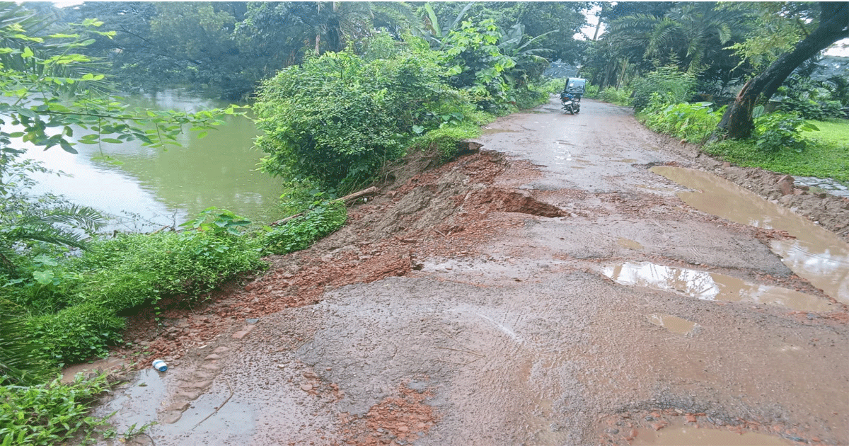 ভালুকায় আঞ্চলিক সড়কের বেহাল দশা
