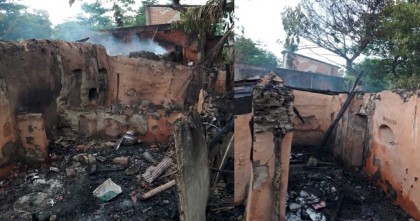 বাঁশখালীতে অগ্নিকাণ্ডে পাঁচ পরিবার নিঃস্ব, খোলা আকাশের নিচে ঠাঁই