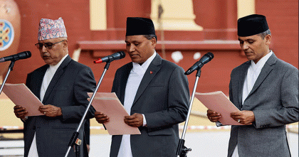 শপথ নিলেন নেপালের অন্তর্বর্তী সরকারের তিন মন্ত্রী