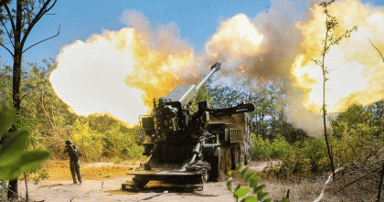 ইউক্রেনে অস্ত্র পাঠানোর অনুমতি দিলেন ট্রাম্প