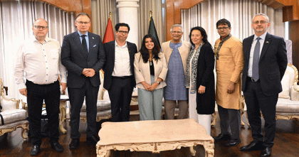 ইউরোপীয় আইন প্রণেতাদের সঙ্গে বৈঠকে ফেব্রুয়ারিতেই নির্বাচনের অঙ্গীকার ড. ইউনূসের