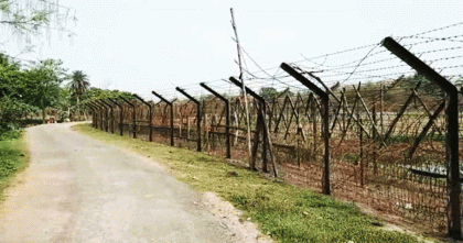 লালমনিরহাটে গরুর ঘাস কাটতে গিয়ে সীমান্তে যুবক আটক

