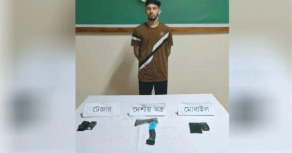 মেহেরপুরে সেনা অভিযানে অস্ত্রসহ শাকিল গ্যাং সদস্য আটক