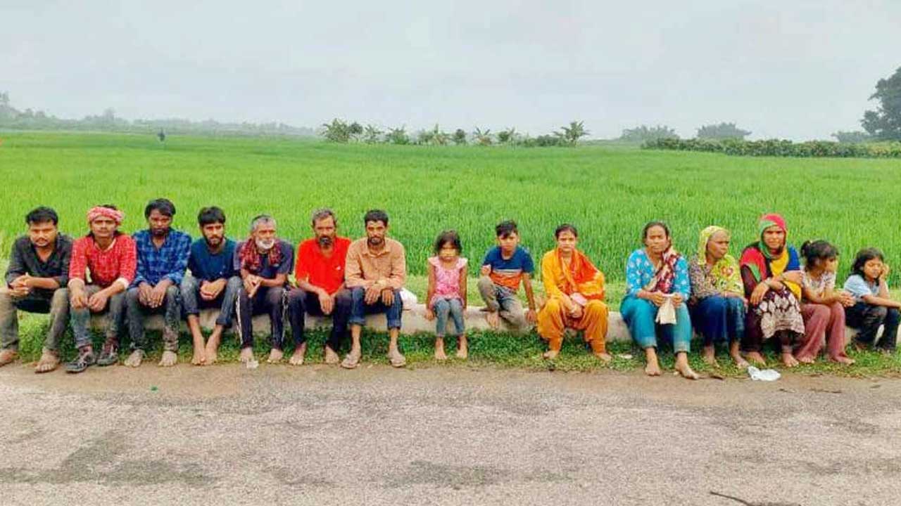 নওগাঁ সীমান্ত দিয়ে ১৬ বাংলাদেশিকে পুশইন করল বিএসএফ