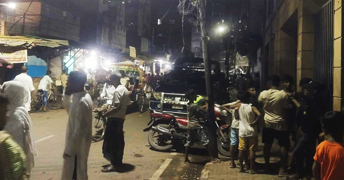 জেনেভা ক্যাম্পে পুলিশের অভিযান, বিপুল সংখ্যক ককটেল-মাদক উদ্ধার