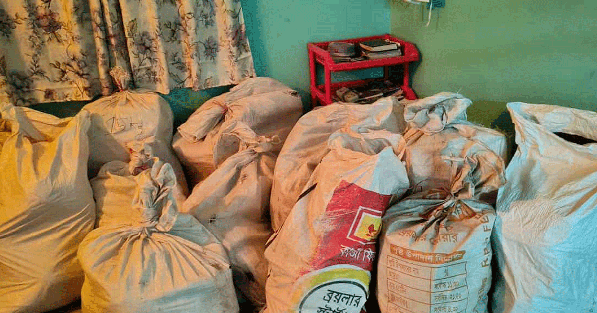 সাবেক ভূমিমন্ত্রী সাইফুজ্জামান চৌধুরীর অবৈধ সম্পদের ২২ বস্তা ডকুমেন্টস উদ্ধার