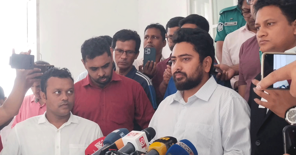 আওয়ামী লীগকে দলগতভাবে বিচারের আওতায় আনতে হবে: নাহিদ ইসলাম