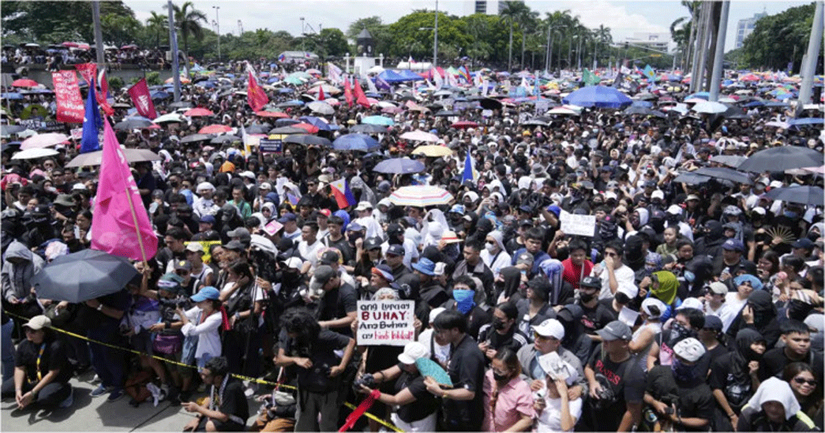 দুর্নীতির বিরুদ্ধে ফিলিপাইনে হাজার হাজার মানুষের বিক্ষোভ
