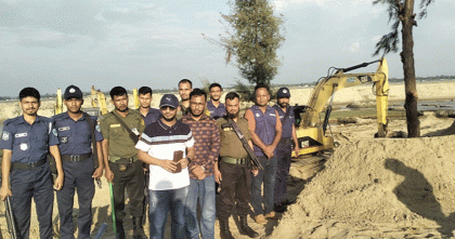 বাঁশখালীতে সমুদ্রের চর দখলের খবরে প্রশাসনের অভিযান