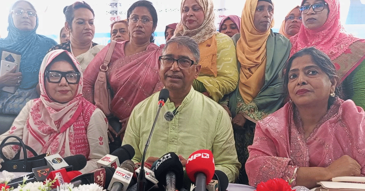 কতিপয় রাজনৈতিক দল গণতন্ত্র ব্যাহত করছে: আহমেদ আযম খান