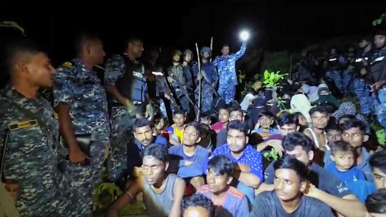 টেকনাফে যৌথ অভিযান; নারী-শিশুসহ উদ্ধার ১৫০