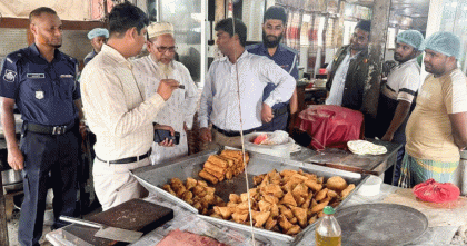 মাগুরায় খাবারে পোকামাকড় পাওয়ায় হোটেল ব্যবসায়ীকে জরিমানা