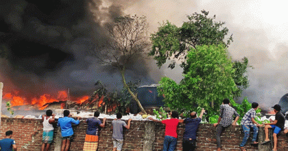গাজীপুরে কেমিক্যাল গোডাউনে আগুন, নিয়ন্ত্রণে কাজ করছে ফায়ার সার্ভিস