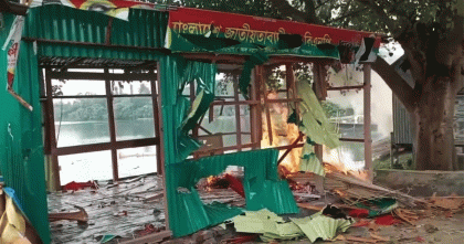 ঘাটের নিয়ন্ত্রণ নিয়ে সংঘর্ষ-গোলাগুলি, বিএনপির কার্যালয়ে অগ্নিসংযোগ