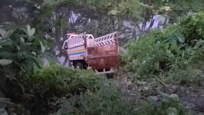 ধামরাইয়ে পিকআপ দুর্ঘটনায় নিহত দুই