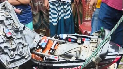 মেহেরপুরে অভিনব কৌশলে ফেনসিডিল পাচার, যুবক আটক