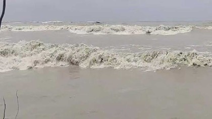 পটুয়াখালীতে সক্রিয় মৌসুমি বায়ুর প্রভাবে উপকূলে বৃষ্টিপাত, জনজীবনে দুর্ভোগ