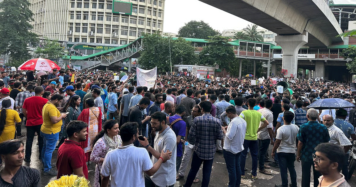 নিউইয়র্কে এনসিপির সদস্য সচিবের ওপর হামলার প্রতিবাদে শাহবাগে বিক্ষোভ