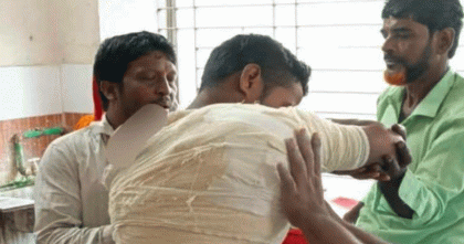 দামুড়হুদায় যুবককে কুপিয়ে জখম, অবস্থা আশংকাজনক