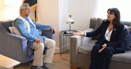 প্রধান উপদেষ্টার সাথে প্যারিসের মেয়রের সাক্ষাৎ