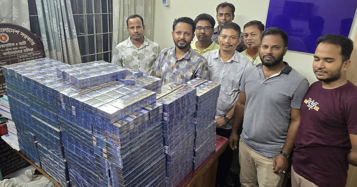 বরিশালে ৩ লাখ টাকার নকল সিগারেট জব্দ