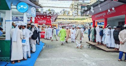 শিক্ষক-শিক্ষার্থীদের আগমনে মূখর ইসলামি বইমেলা