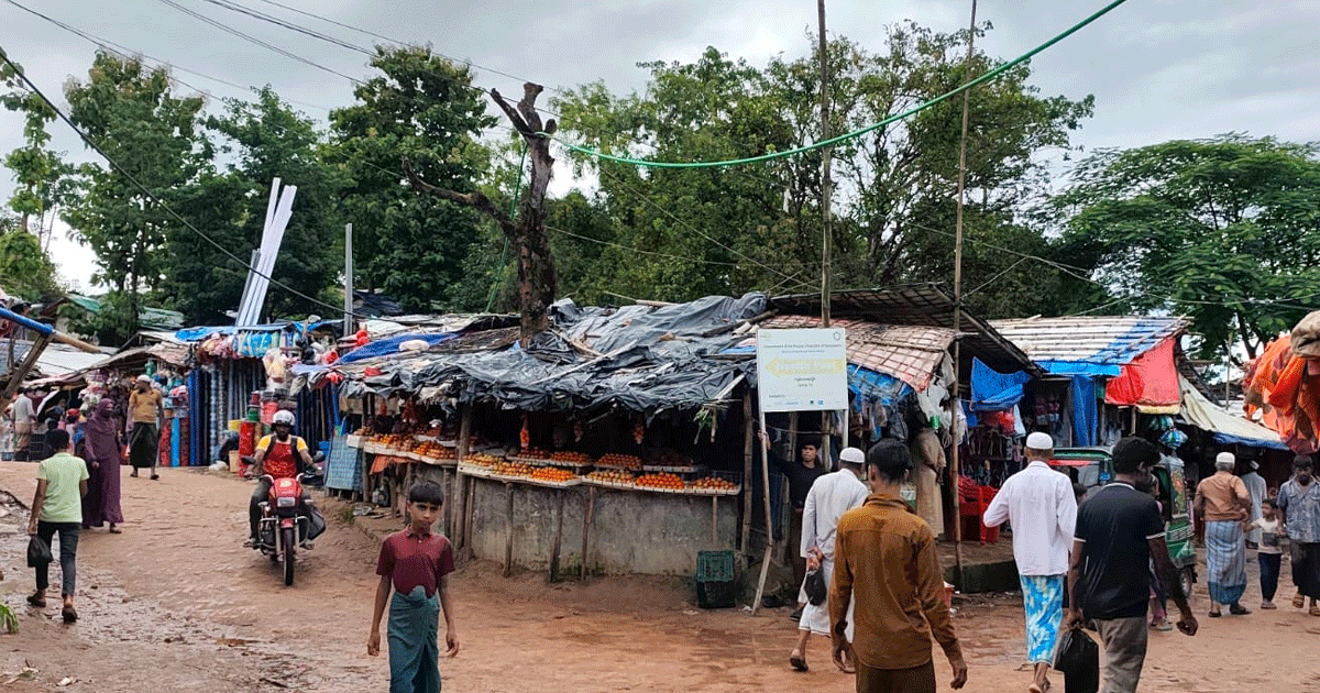 রোহিঙ্গা ক্যাম্পে বনভূমি দখল করে একাধিক অবৈধ বাজার; নজরদারি নেই ক্যাম্প প্রশাসনের