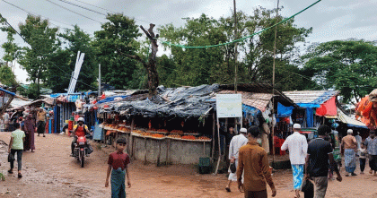 রোহিঙ্গা ক্যাম্পে বনভূমি দখল করে একাধিক অবৈধ বাজার; নজরদারি নেই ক্যাম্প প্রশাসনের
