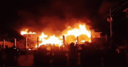 বাউফলে ভয়াবহ অগ্নিকান্ডে দুটি দোকান পুড়ে ছাই