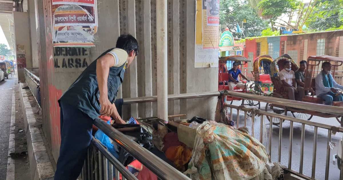 নিরাপদ ক্যাম্পাস গড়তে ডাকসুর উদ্যোগে ঢাবিতে মাদকাসক্ত-ভবঘুরে উচ্ছেদ