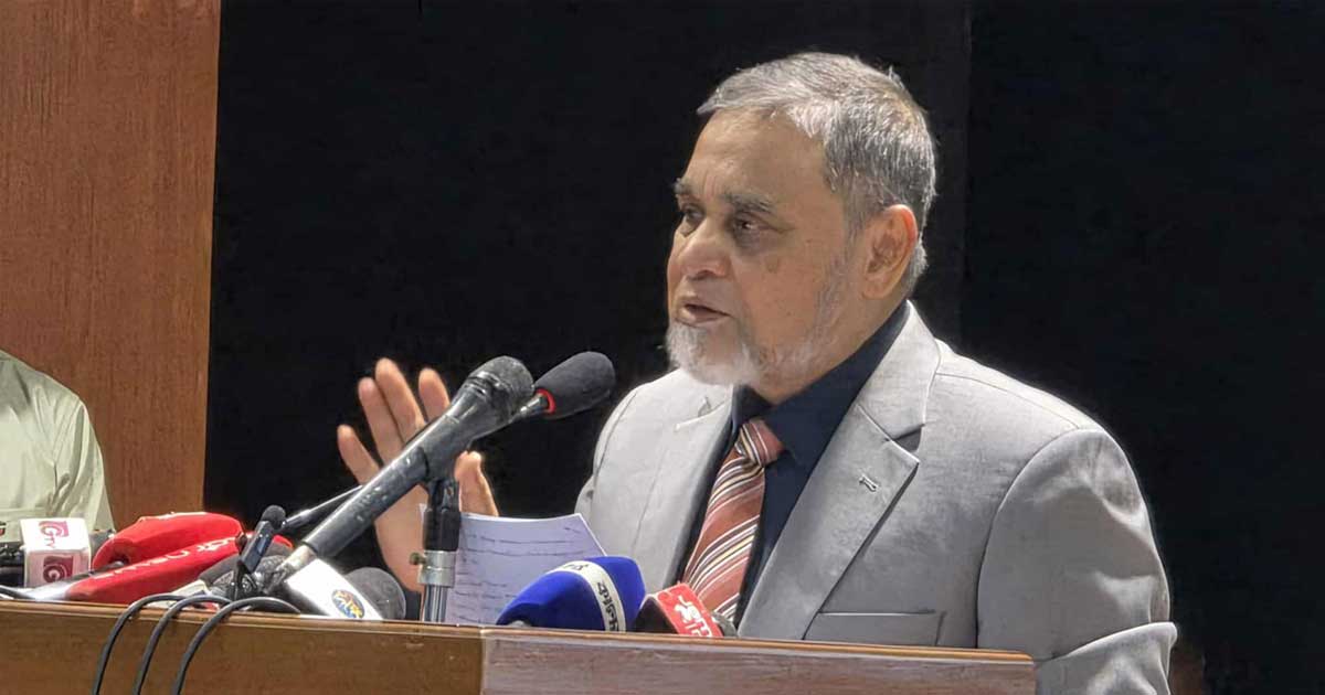 ত্রয়োদশ জাতীয় সংসদ নির্বাচন: আল্লাহকে সাক্ষী রেখে শপথ করলেন নির্বাচন কর্মকর্তারা