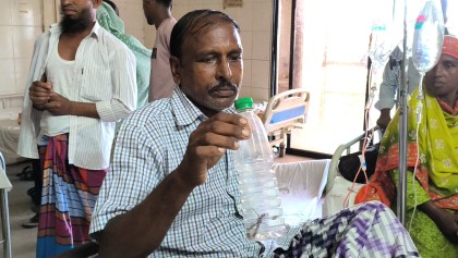 সাপে কাটার পর সাপ নিয়ে হাসপাতালে কৃষক