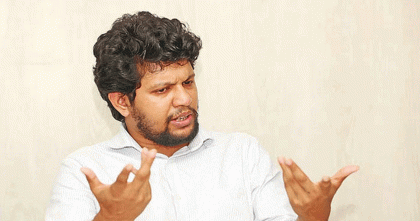 বিএনপি-জামায়াত ভাগ-ভাটোয়ারা করে প্রশাসন দখল করেছে: তথ্য উপদেষ্টা