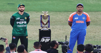 ফাইনালে টস জিতে ফিল্ডিংয়ে ভারত