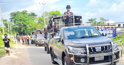 সেনা নিরাপত্তায় সাজেকে আটকা পড়া পর্যটকরা ফিরছেন নিজ গন্তব্যে