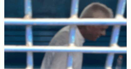 আর্থিক সংকটে কারাবন্দী সাবেক বিচারপতি মানিক, বই বিক্রি করে চলছে মামলা