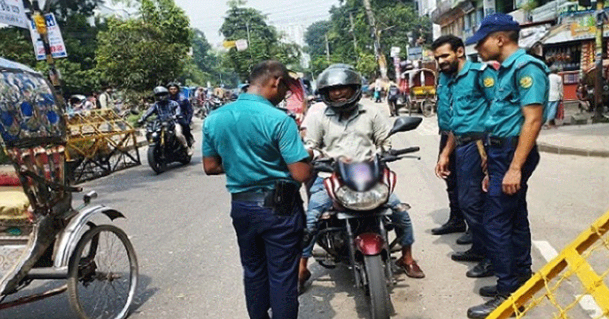 ট্রাফিক আইন লঙ্ঘনে ডিএমপির দুই হাজার ২০৮ মামলা
