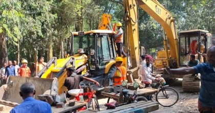 টাঙ্গাইলে দুই যুগ পর অবৈধ স্থাপনা উচ্ছেদ