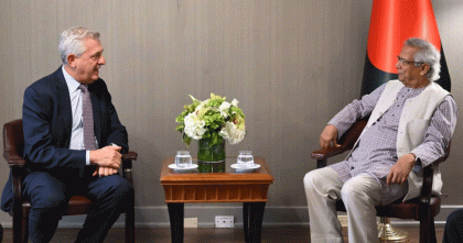 প্রধান উপদেষ্টার সাথে ইউএনএইচসিআর প্রধানের বৈঠক