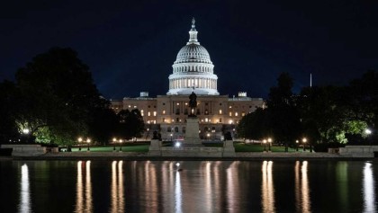 যুক্তরাষ্ট্রে শাটডাউন শুরু, ছাঁটাইয়ের ঝুঁকিতে লাখো কর্মী