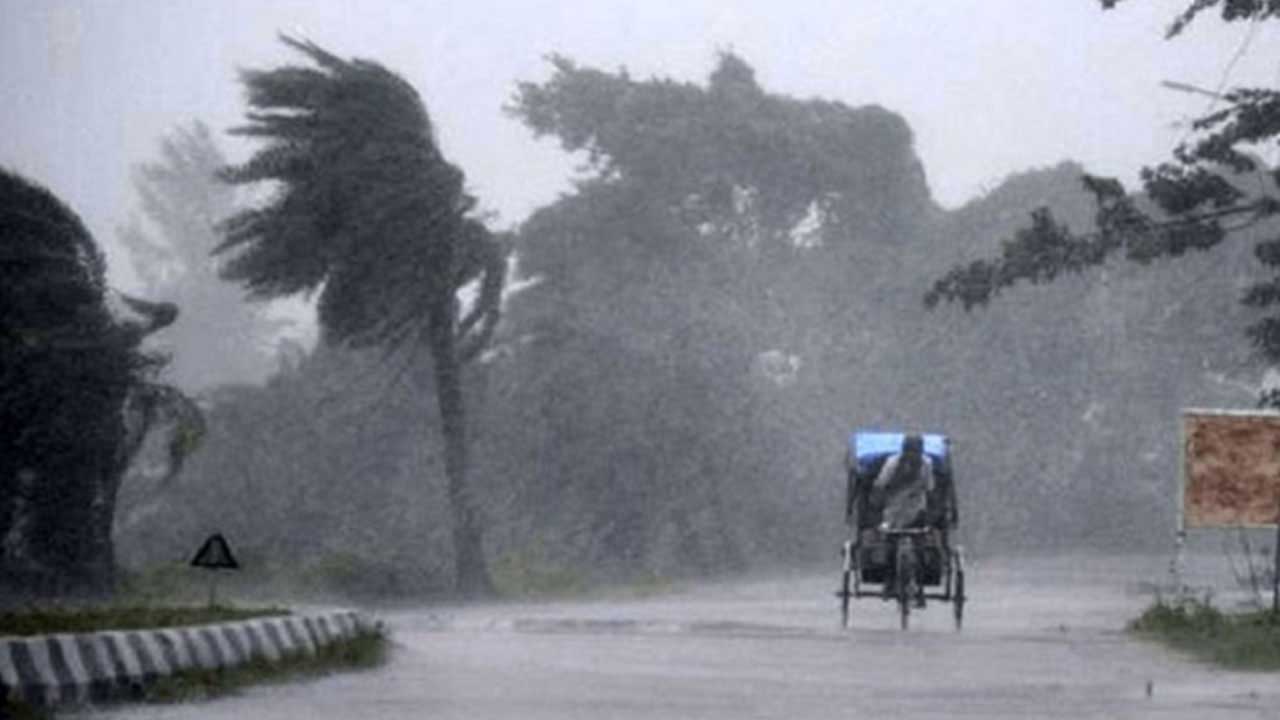 সকালের মধ্যে ঢাকাসহ আট অঞ্চলে ঝড়ের আভাস