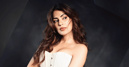 পাসপোর্ট ফেরত পেলেন বলিউড অভিনেত্রী রিয়া চক্রবর্তী