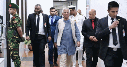 দেশে ফিরেছেন প্রধান উপদেষ্টা