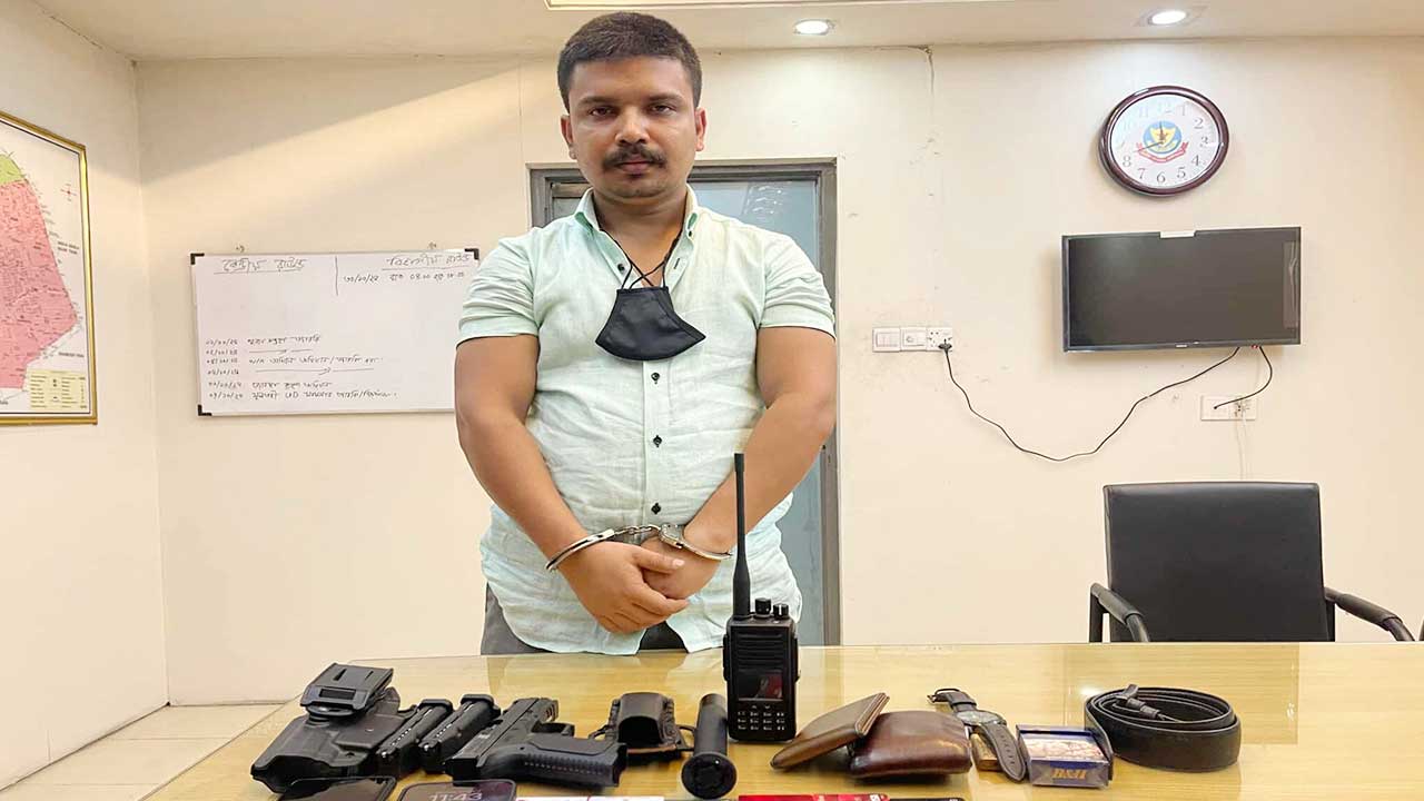 রাজধানীর মোহাম্মদপুর থেকে ভুয়া এনএসআইয়ের ডিডি গ্রেপ্তার