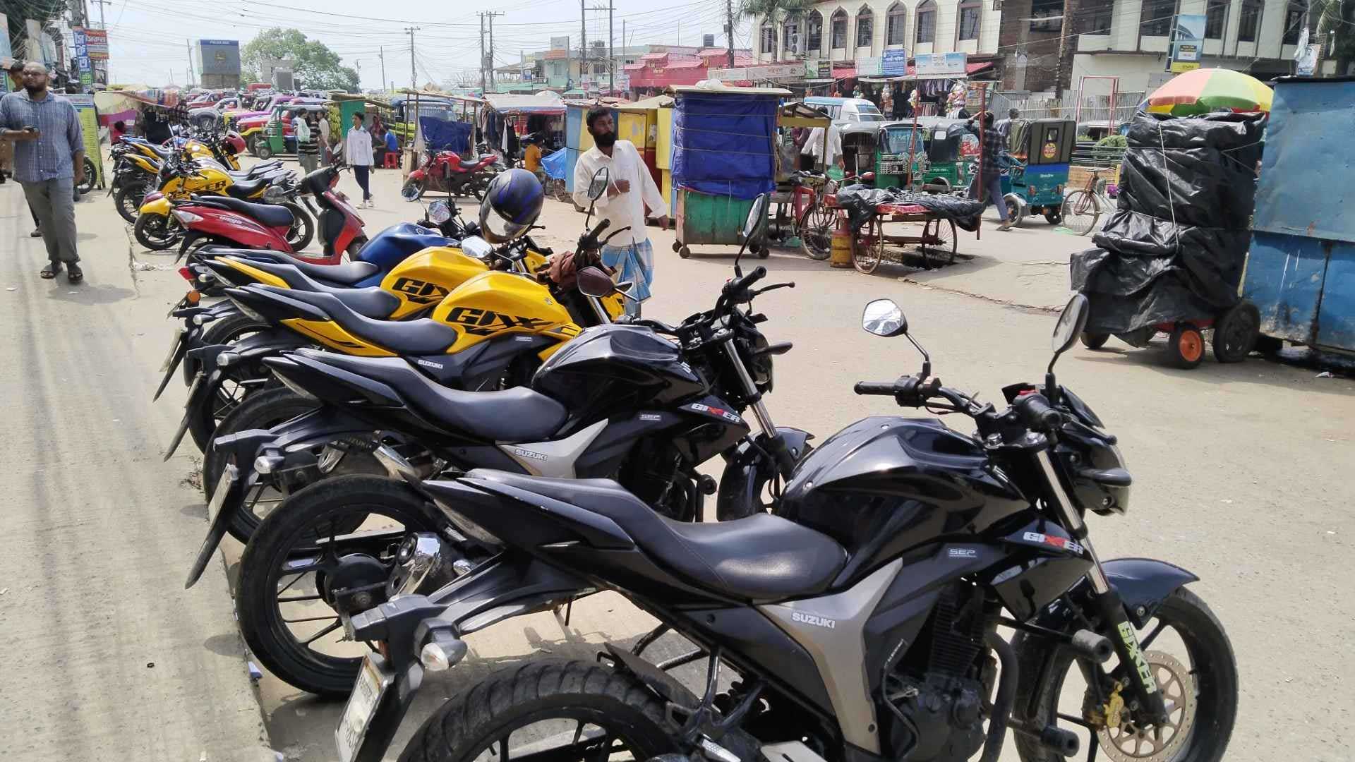 পর্যটন শহরে অবৈধ মোটরসাইকেলের ছড়াছড়ি, ব্যবহার হচ্ছে নানা অপরাধে