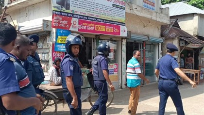 ফরিদপুরে ওসির অপসারণ চেয়ে মানববন্ধনের প্রস্তুতিকালে আটক বিএনপির চার নেতা